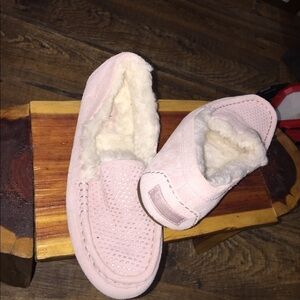 Ugg slippers size 6